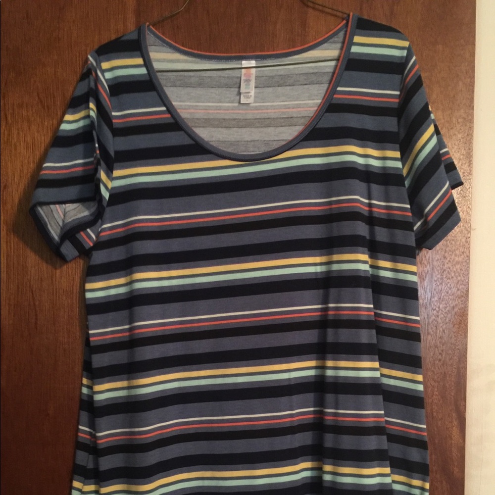 Lularoe top